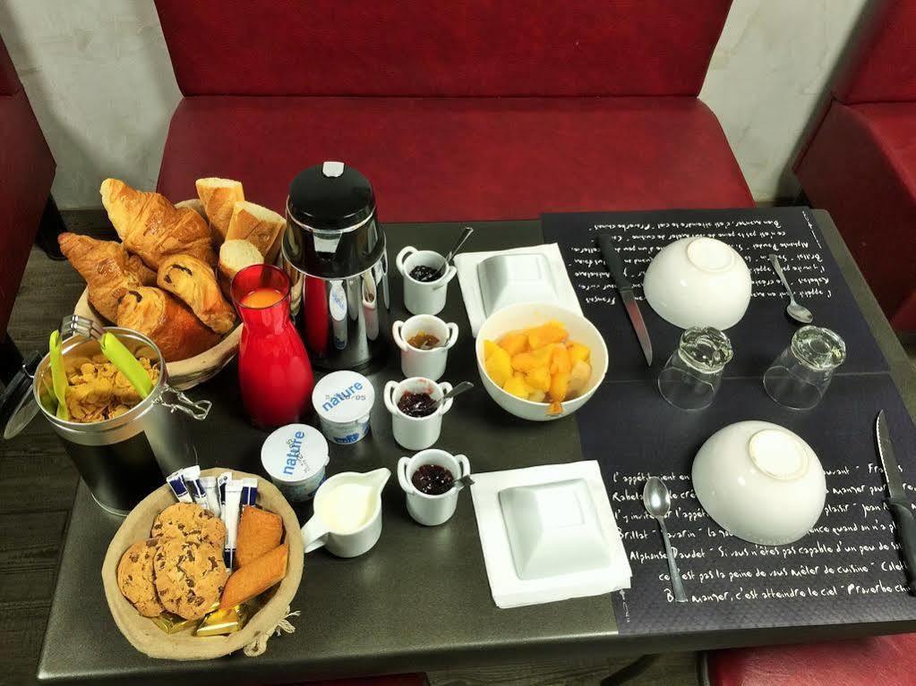 Le Ruppione Bed and Breakfast Bazouges-la-Pérouse Exteriör bild
